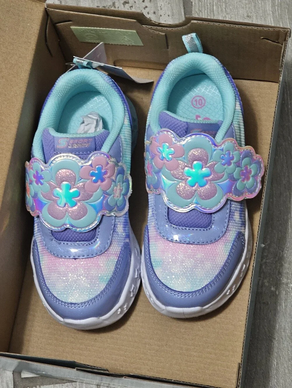 Skechers Kids Light-Up Floral Sneakers - Lavender & Mint Size 10 T, Brand New